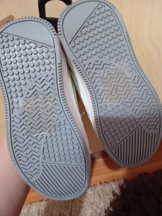 Adidași noi PRIMARK mărimea 28
