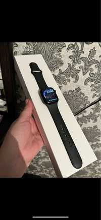 Продам Apple Watch Series 7 в отличном состоянии