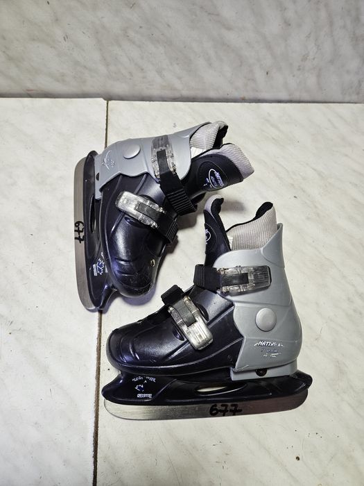 Patine gheata 677 reglabile marime 29-30-31-32  .