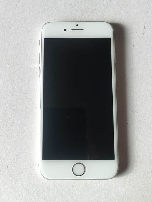 iPhone 6 Silver - перфектен