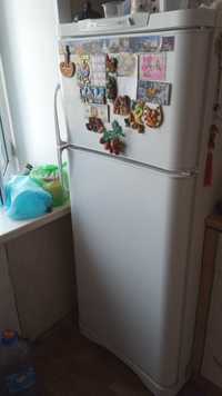 Холодильник и газ плита с баллоном комплекте все