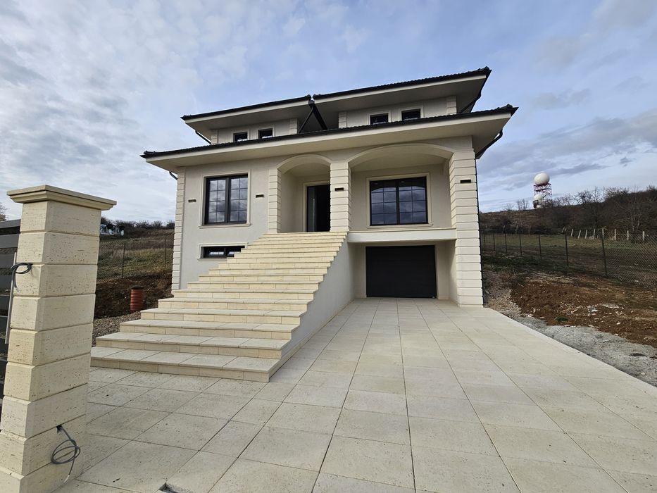 Casa str. Piersicilor, zona Dealuri Oradea (persoană fizică)