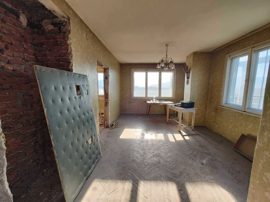 Продава се Тристаен апартамент в Пловдив, Остромила - 74 кв.м за 1271 €/кв.м - Снимка #3