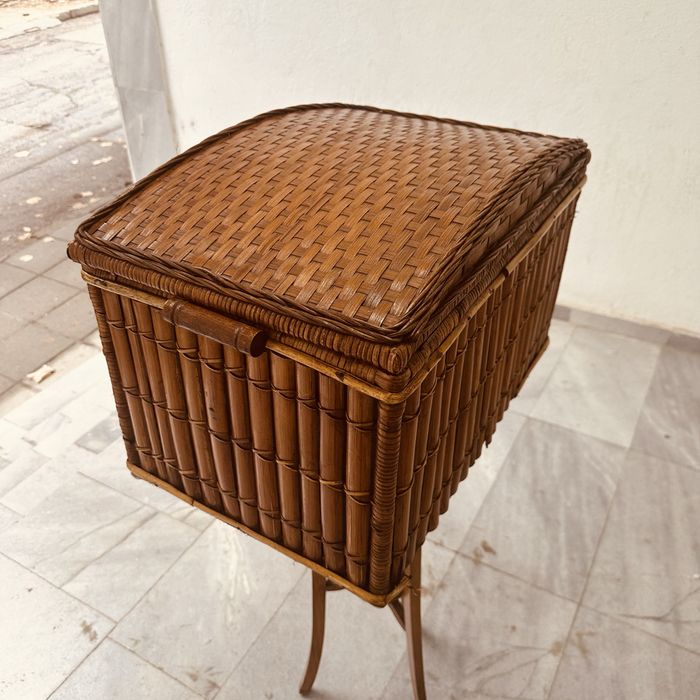 Винтидж плетено сандъче/шкафче с капак