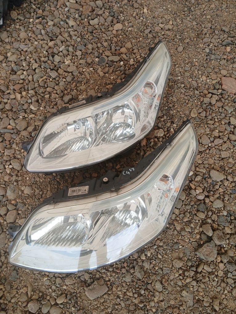 Far Faruri Citroen C4 din 2007