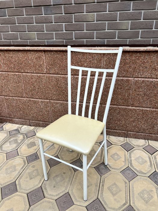 Стулья орындыктар 33 штук