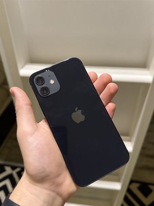 iPhone 12 - Запазен!