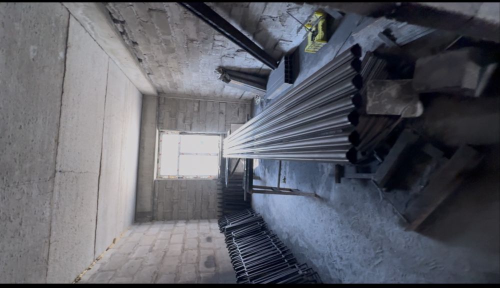 Assalomu alaykum 4 xonali 118 kv, mtr 1 etaj karopka xonalar bulingan