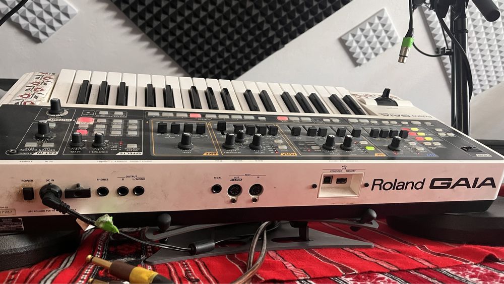 Roland Gaia SH-01