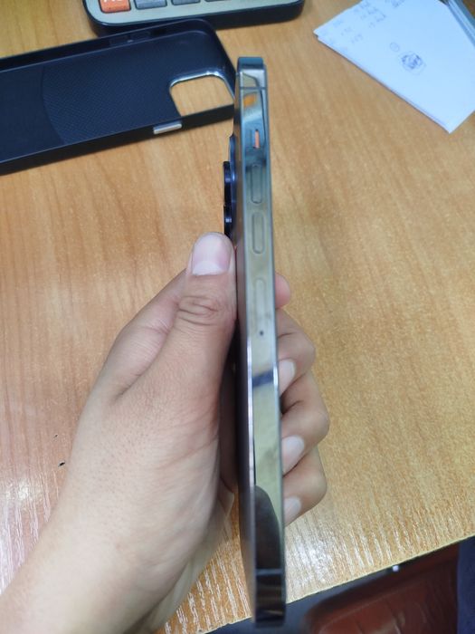 13pro max sotiladi holati ideal, aybi yoʻq usta koʻrmagan, karobka bor