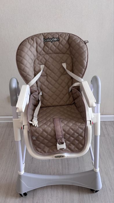 Кормящий стол от бренда BABYTON