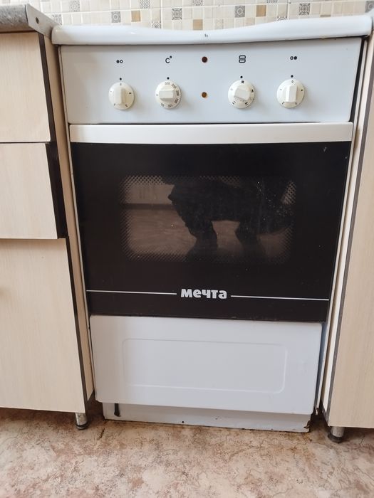 Продам электроплиту Мечта . Б / у В хорошем рабочем состоянии.