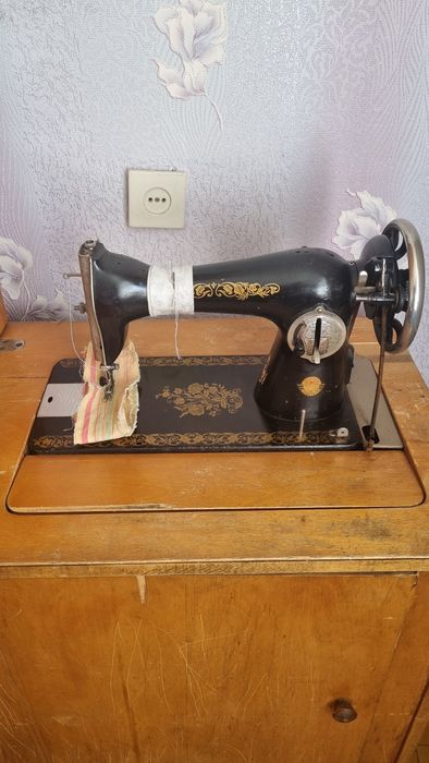 Продам машинку швейная