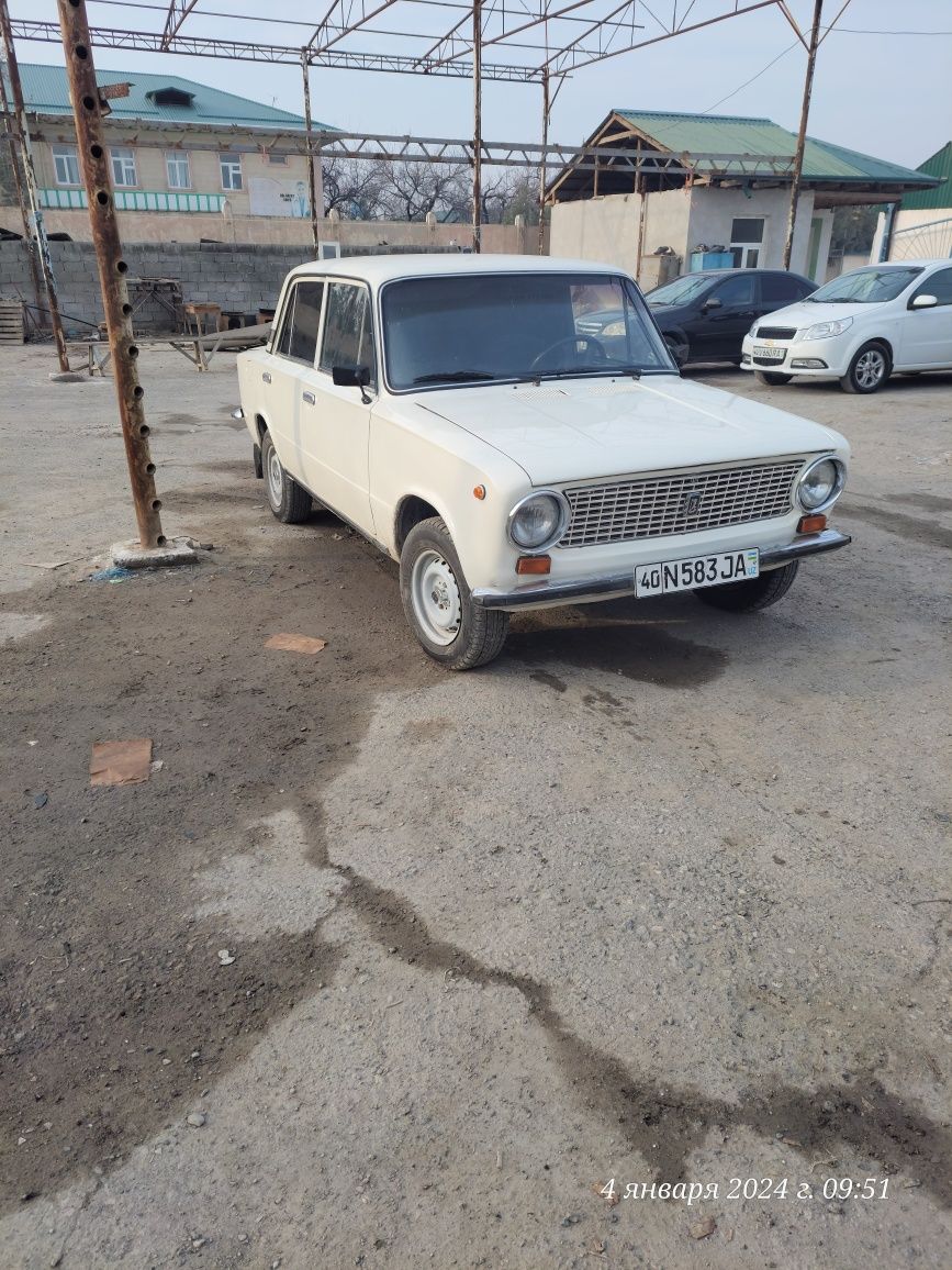 Vaz 2101 sotiladi