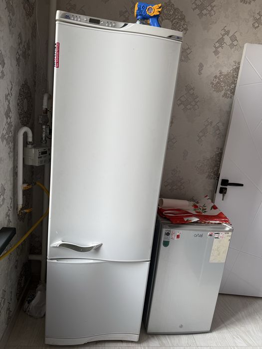 Xoladelnik Katta ishlab turgan