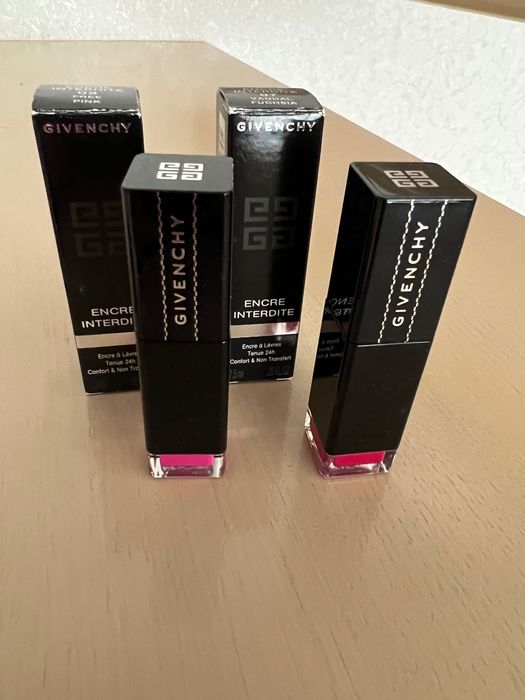 2 farduri pleoape lichide Givenchy