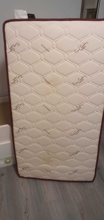 Бебешка детска кошара с люлеещ механизъм легло скрин и два матрака