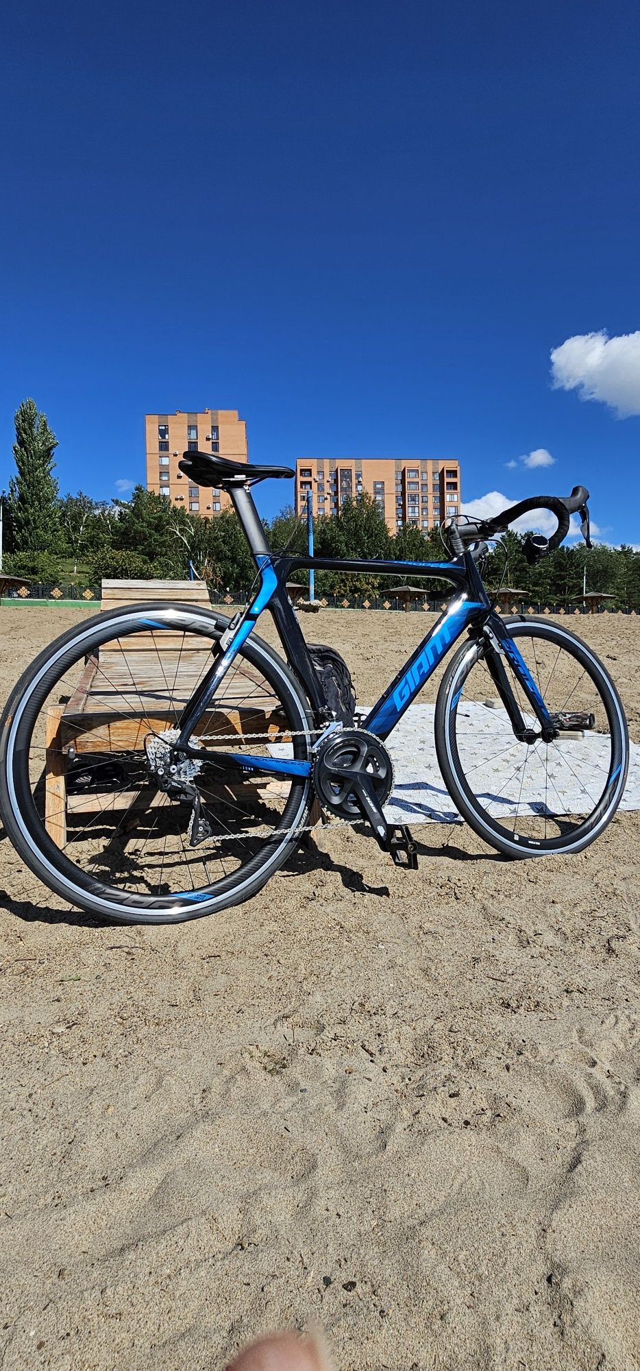 Шоссейный карбоновый велосипед Giant Propel Advanced 1 ML (2019)