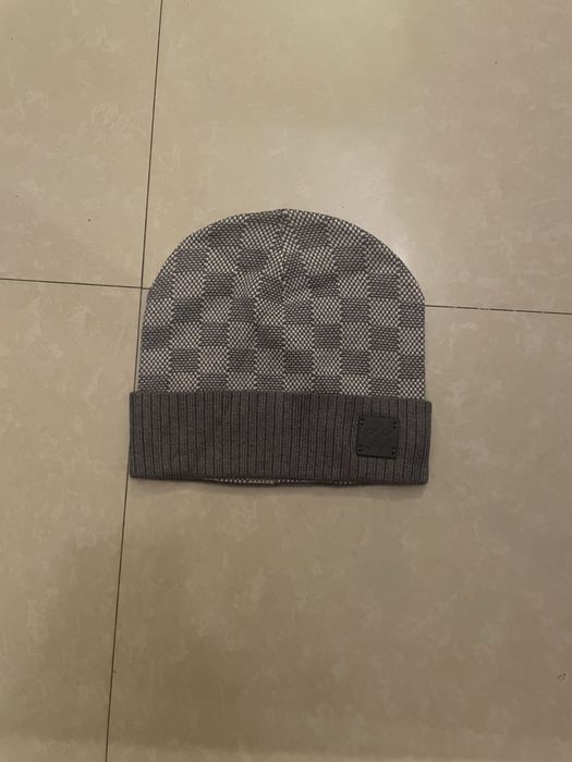 Caciula Gri Louis Vuitton
