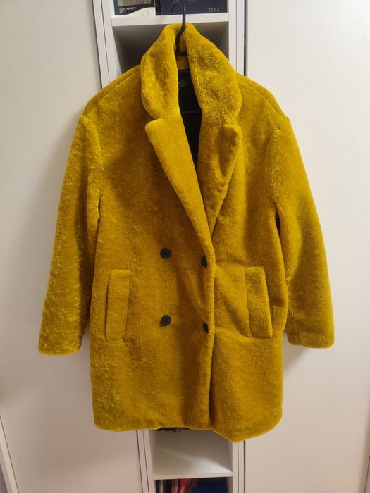 Palton blană artificială galben muștar Zara