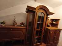 Vand mobila vintage lemn masiv