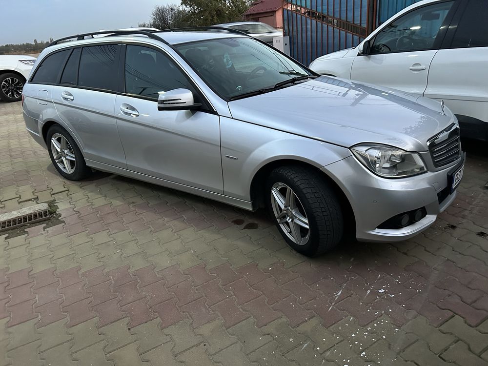 Vand mercedes c180 sau schimb