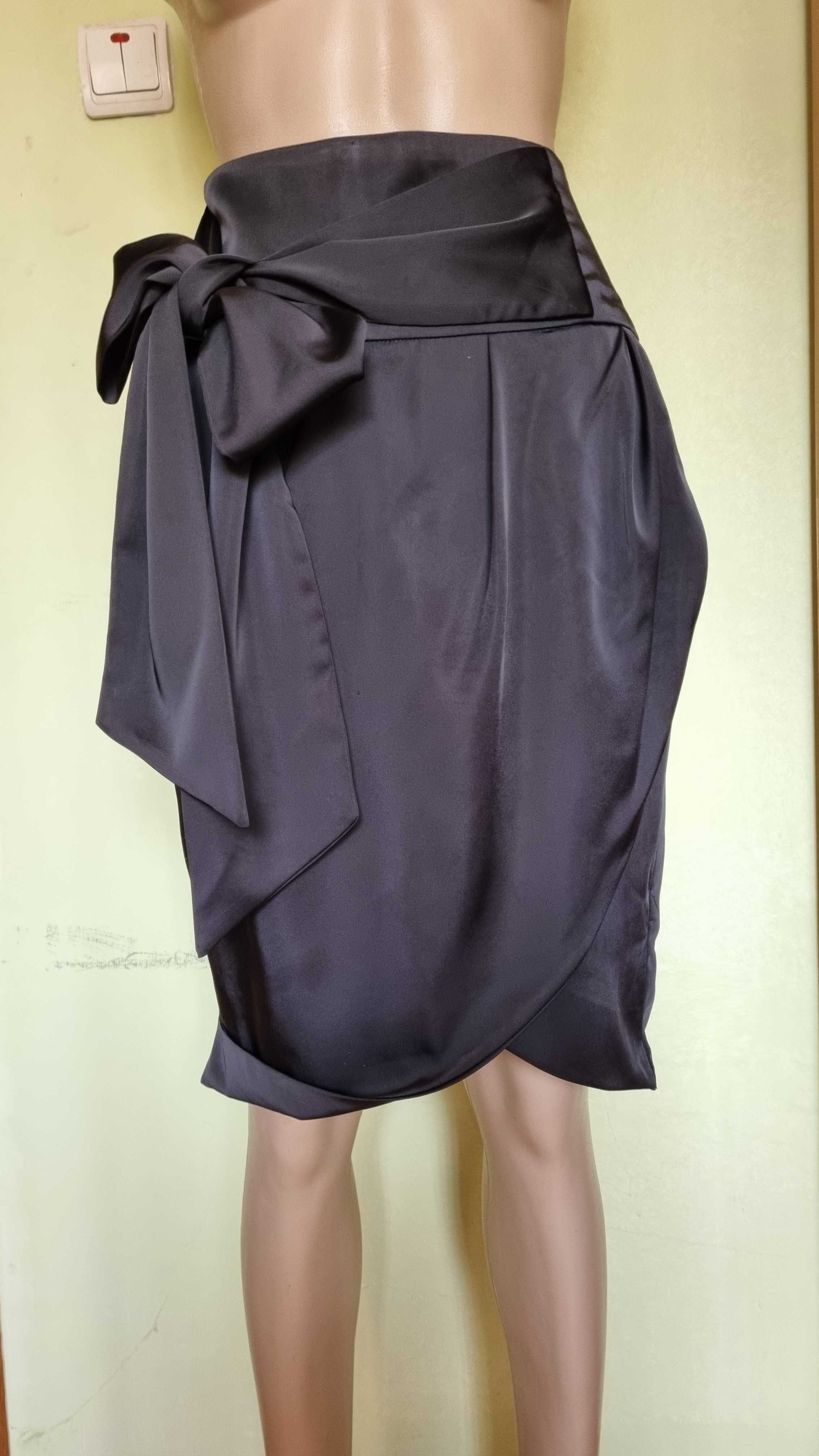 Fusta Orsay, marimea 40, satin negru, stil lalea