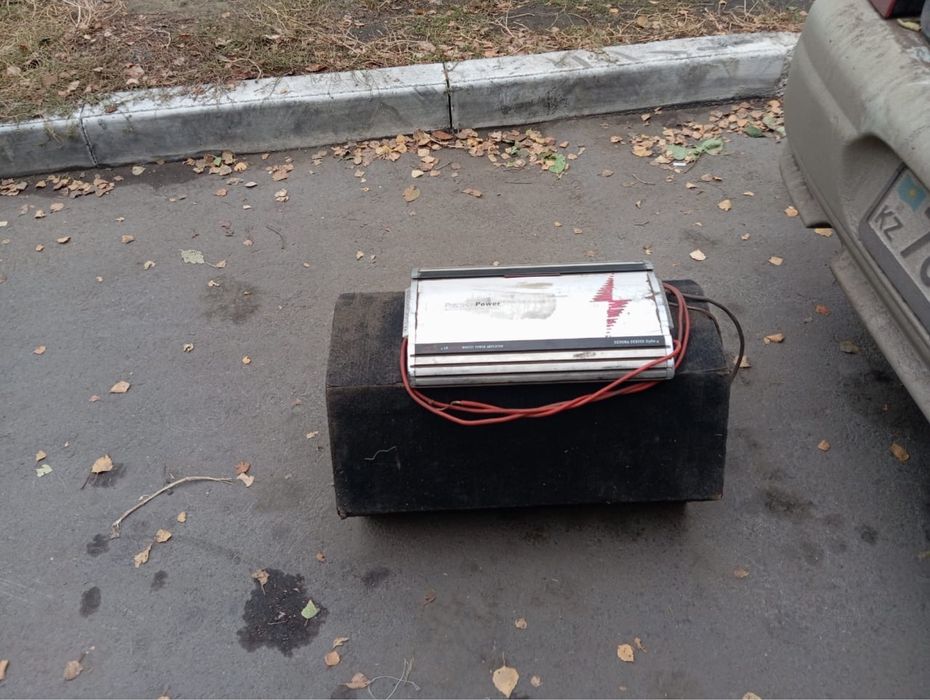 Автомобильный сабвуфер с усилителем Precision Power