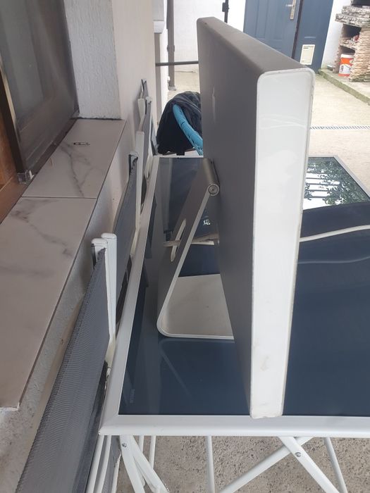 Apple Cinema HD Display 30"

Vând Apple Cinema HD Display 30" - un mon