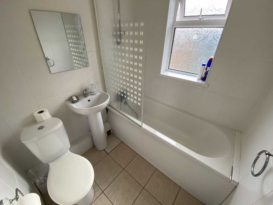 Дава се под наем Тристаен апартамент в София, Център - 90 кв.м за 509.49 € - Снимка #3