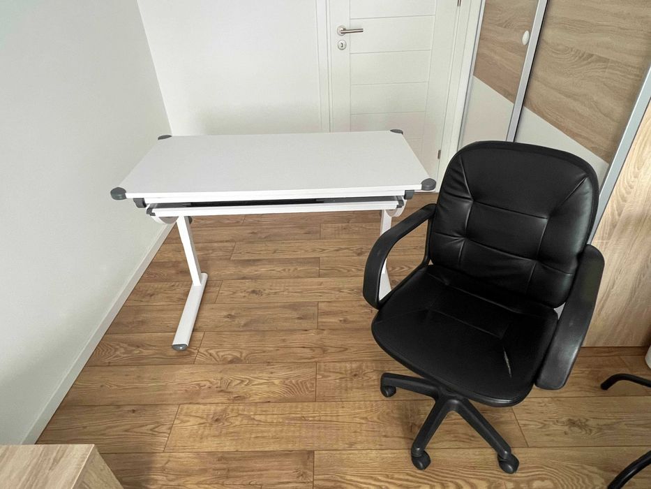 Birou pentru copii reglabil pe inaltime Livarno Home, cu scaun