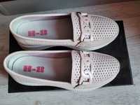 Розови нови обувки