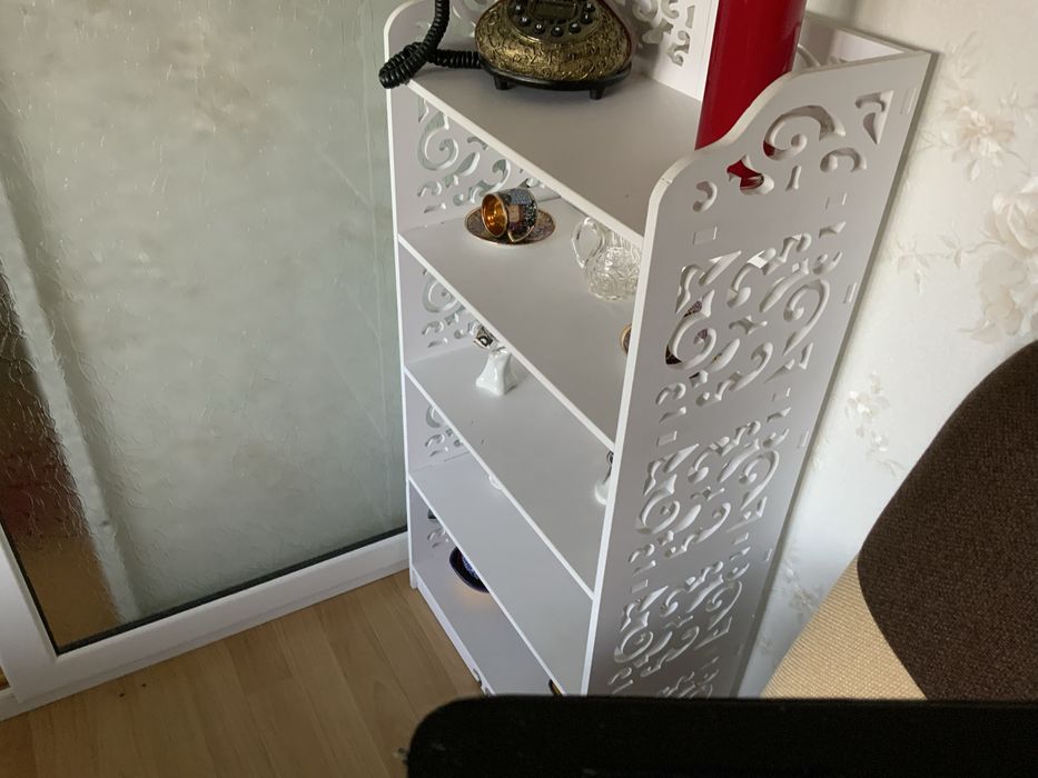 Etajera alba,noua,superba,delicata