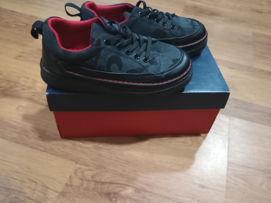 Нови ежедневни обувки