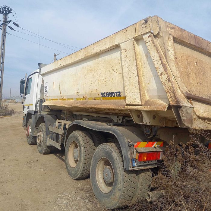 Vând 3 autobasculante 8x4 mercedes actros