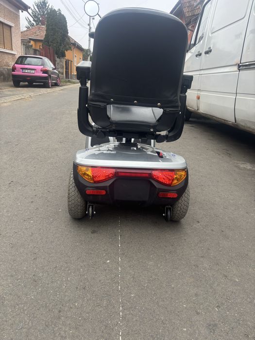 Vand scuter electric