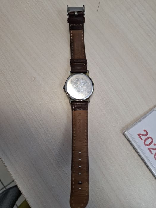 Ceas Lanvin, curea maro