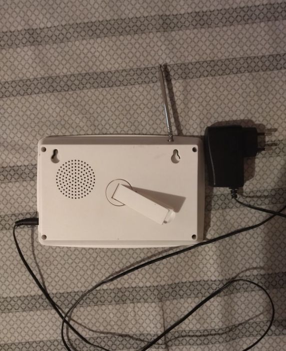 Продам электронные настольные часы