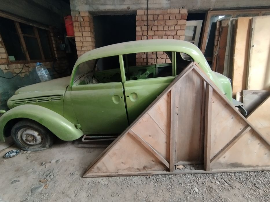 Moskivich 401 sotiladi