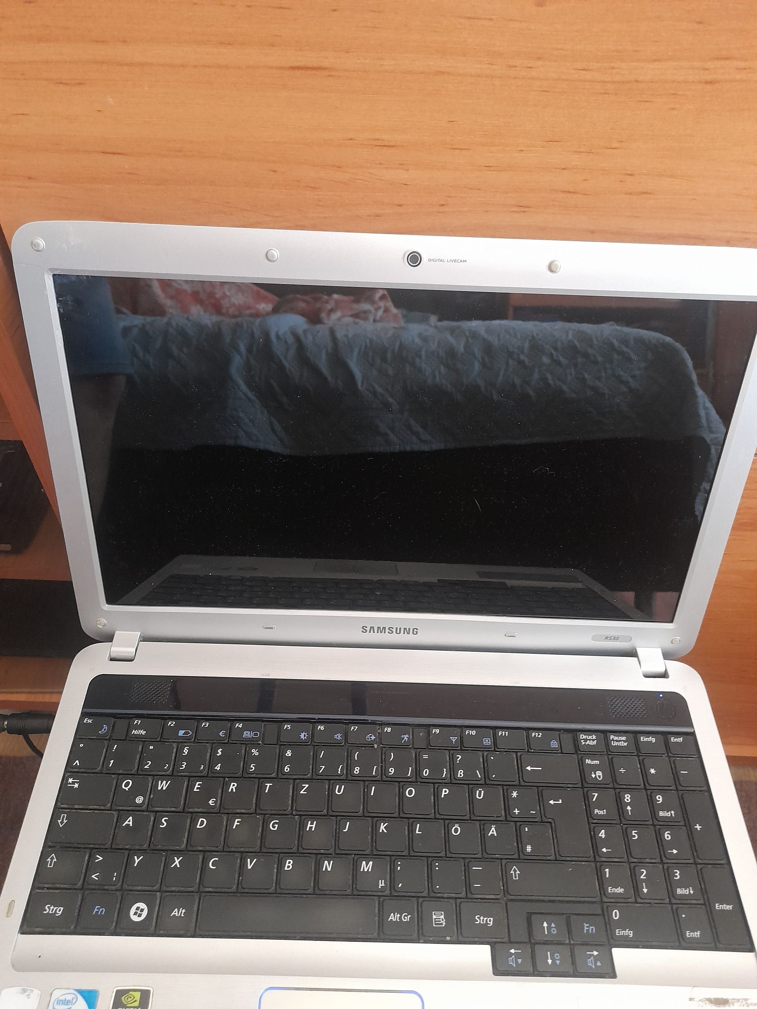 Laptop Samsung Intel dual core ddr 3 perfect functional