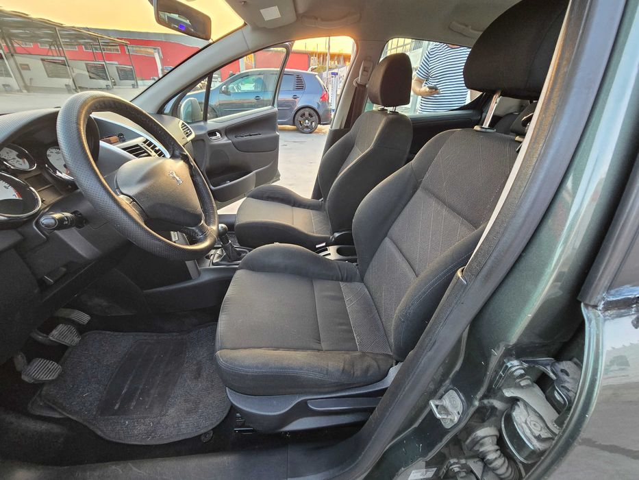 Пежо 207, бензин 1.4