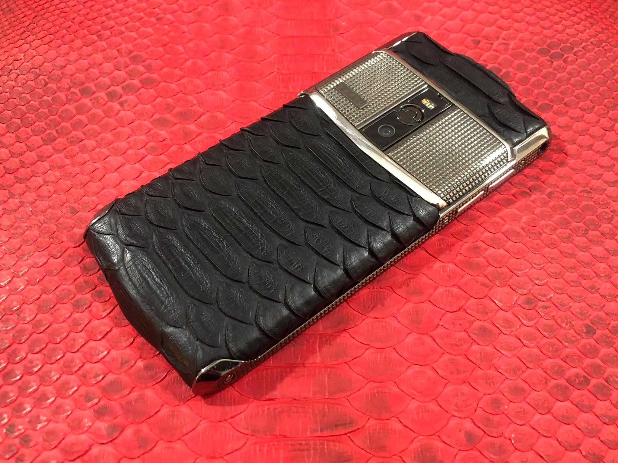 Подмяна на кожата за всички модели на VERTU