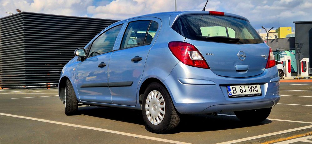 Vând Opel Corsa 1.2 benzină 2007 în stare bună, ideală pentru oraș