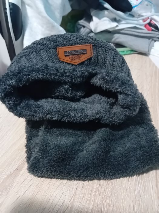 Set căciulă cu fular circular și ochelari de Ski Nou