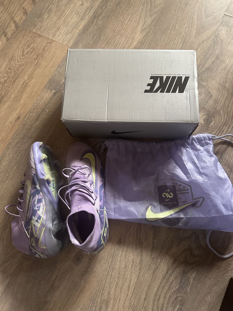Nike mercurial 42