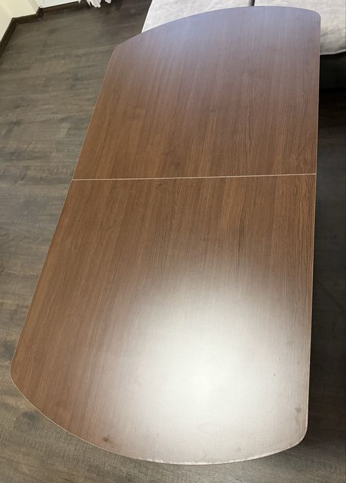 Продава се масивна разтегателна маса с регулируема височина!