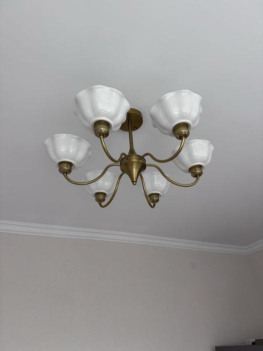 Люстра очень красивая