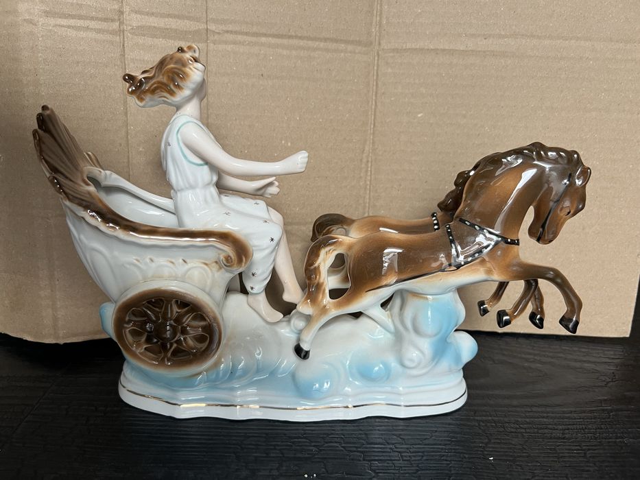 Bibelou colectie- Caleasca/Trasura cu 2 cai