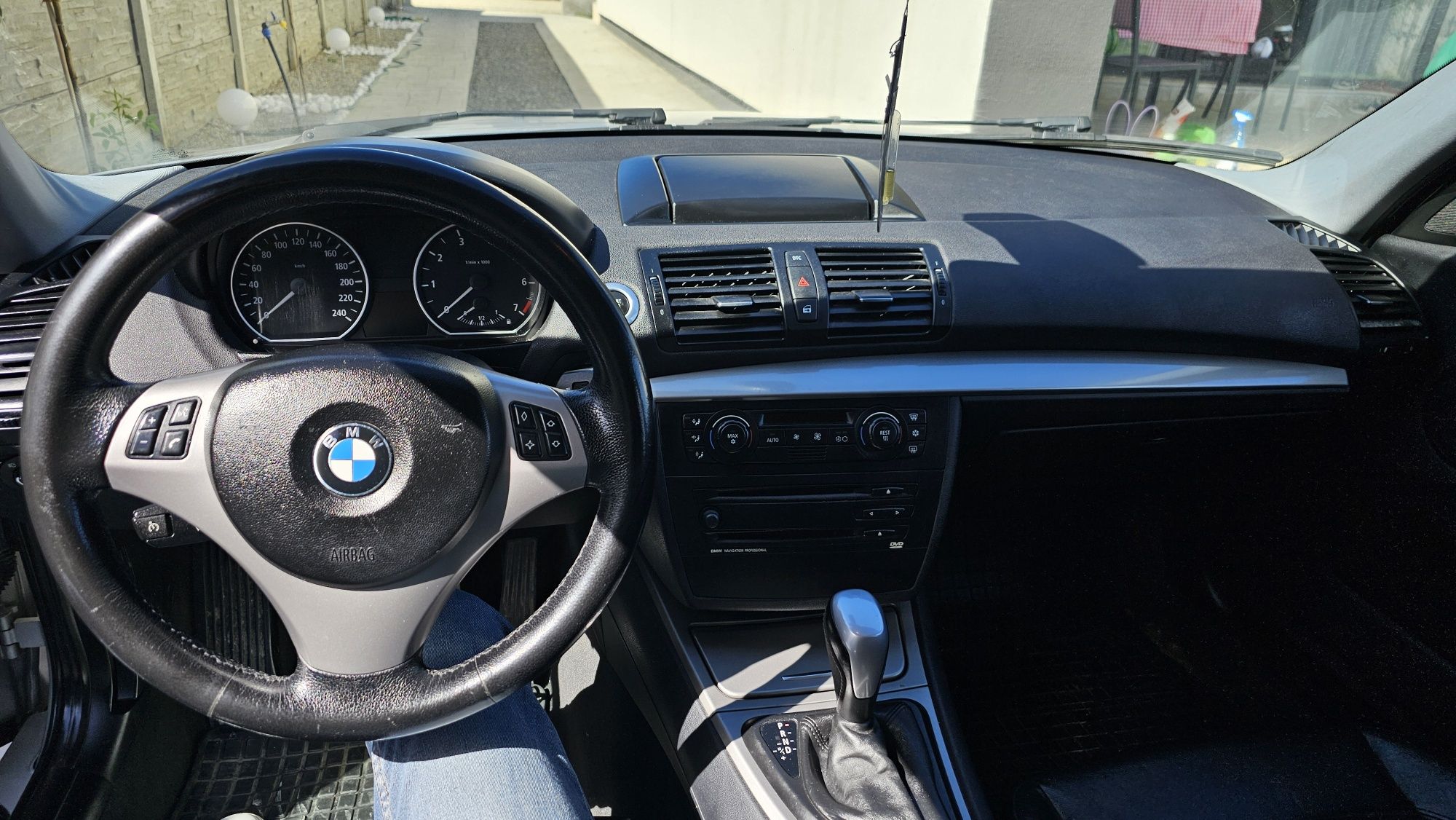 BMW Seria 1 E87 120i Automat