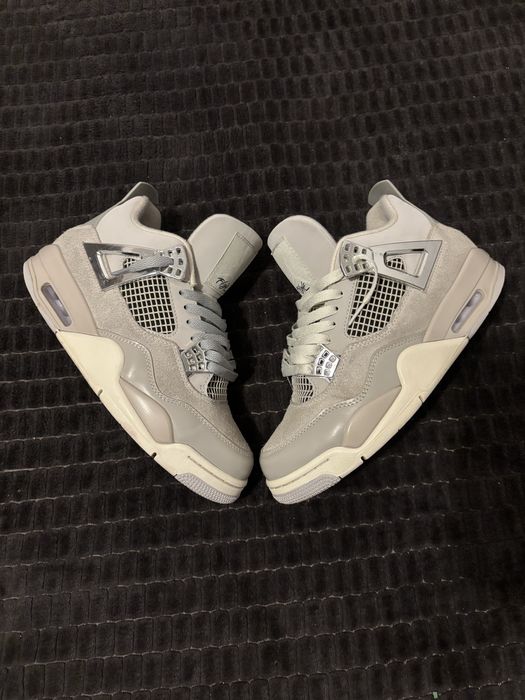 Adidasi jordan 4 frozen moment